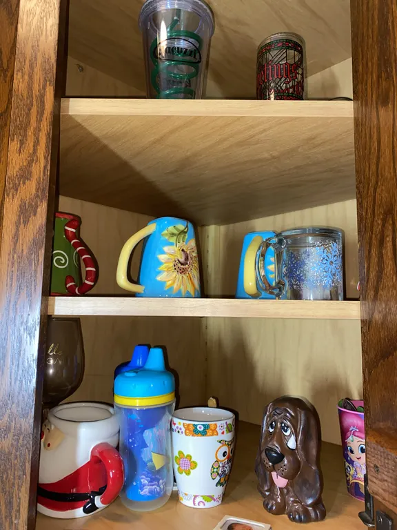 Cups, mugs, decor