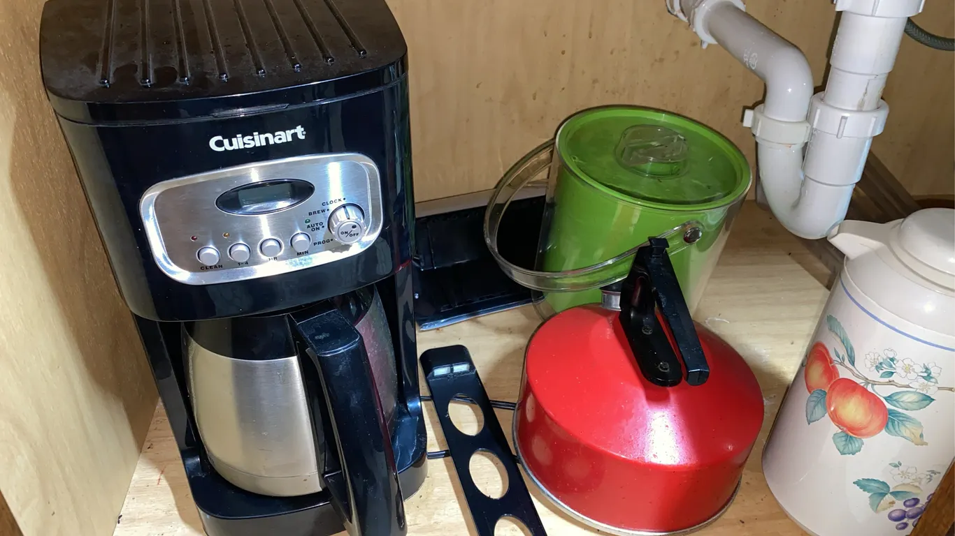 Coffee maker, kettle, ice bucket and more