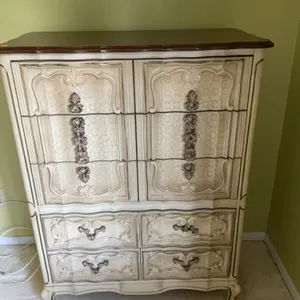 Vintage Bassett Furniture Ornate French 5 Drawer Chest Of Drawers