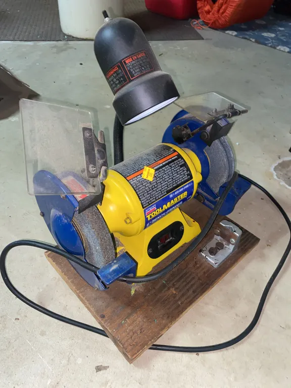 Tool Master 6” bench grinder