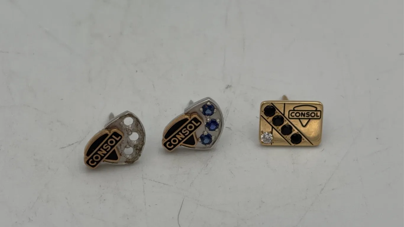 (1) (1.5gr. 14K), (2) (3.1gr. 10k) Gold Consol Pins -Total Weight 4.6 gr.
