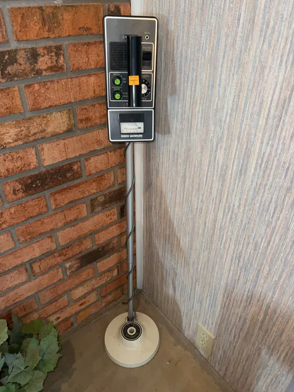 treasure SENSOR 4000 Plastic Metal Detector