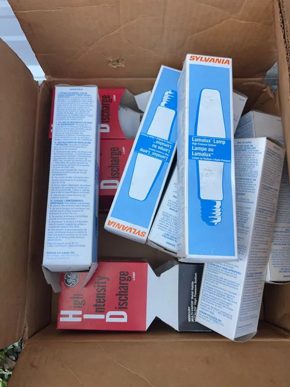 Box of Assorted Light Bulbs