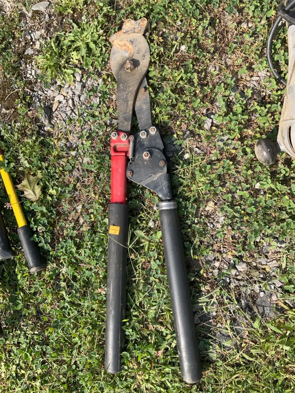 Ratchet Style Cable Cutter
