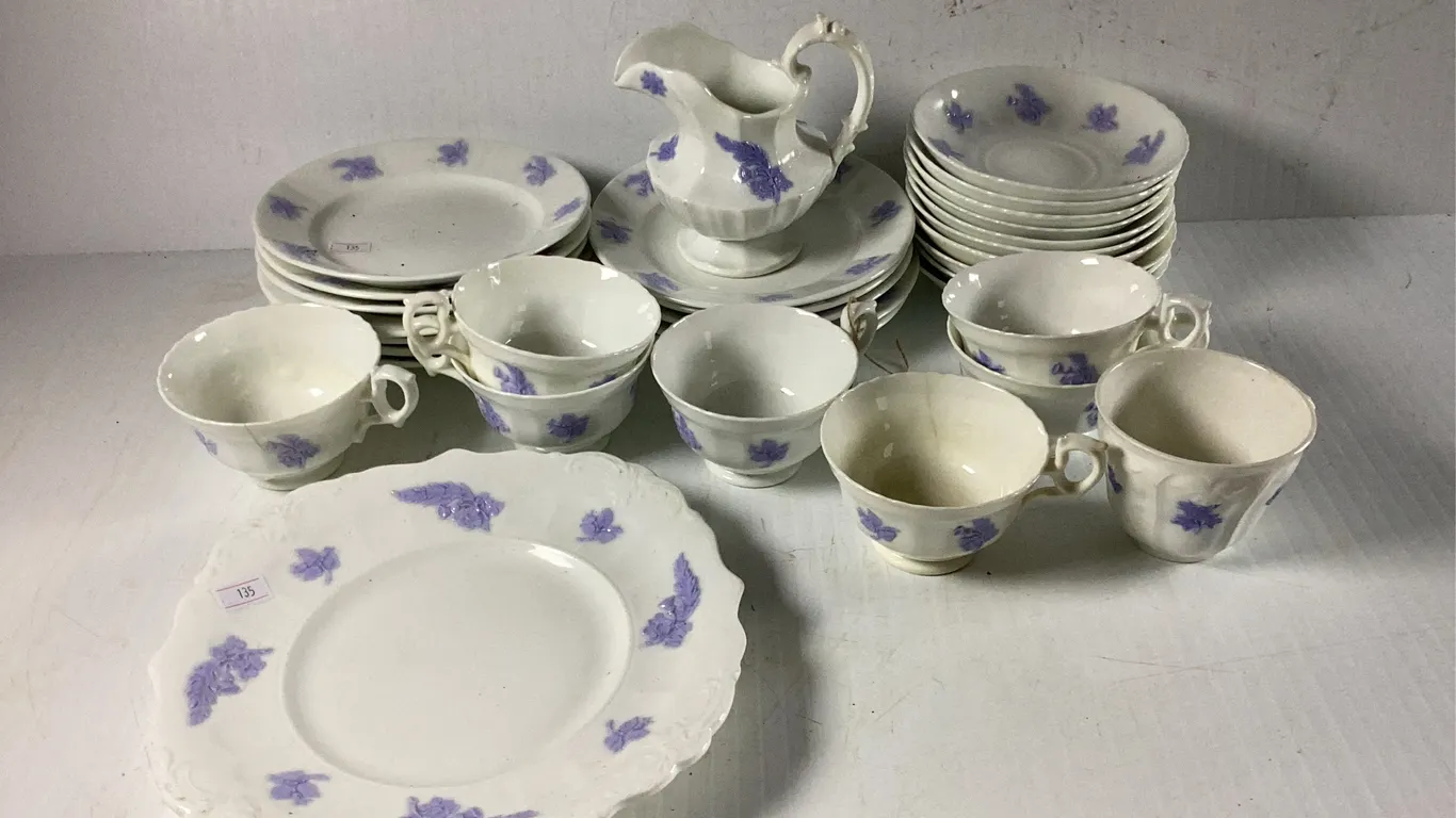 Porcelain 32 Piece Set Chelsea Blue Thistle