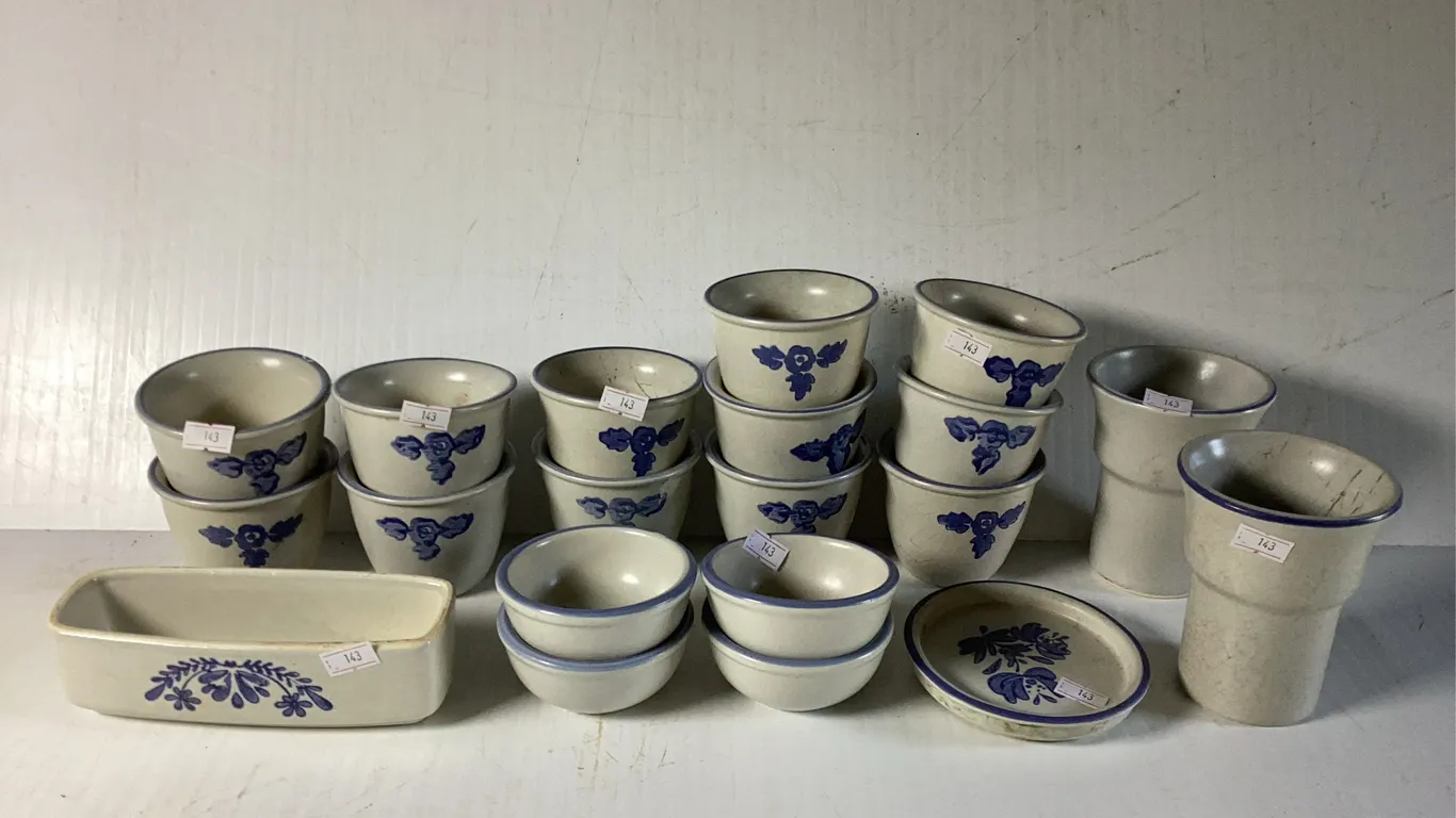 20 Pieces Pfaltzgraff Yorktown Cups, Bowls, Butter Dish