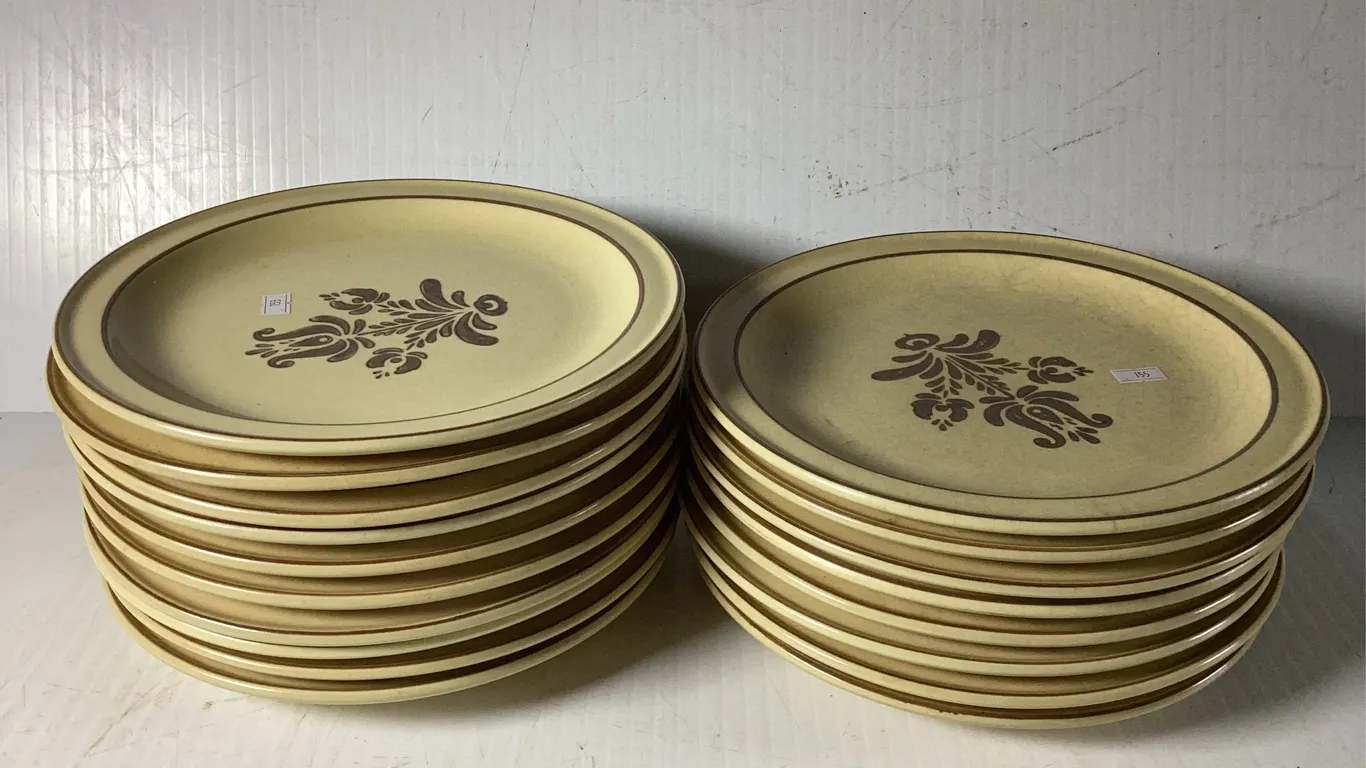 18 Pfaltzgraff Wheat Pattern Plates