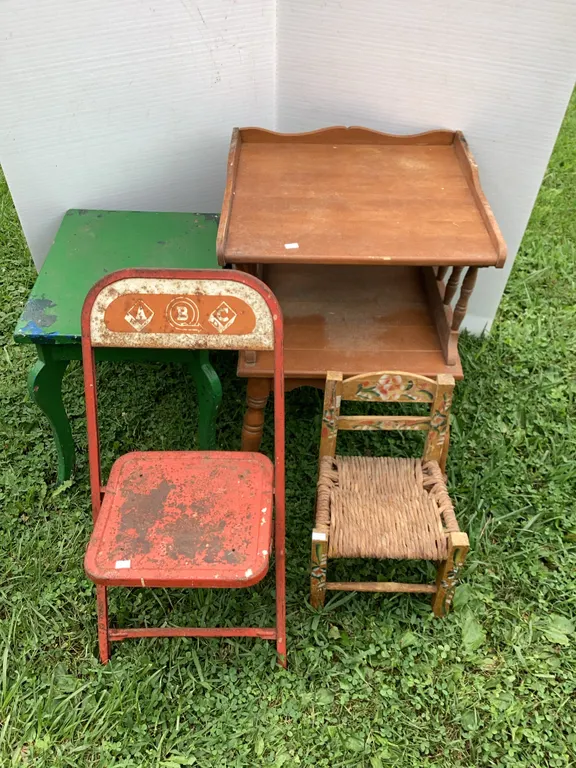 End Table, Small Wooden Sidetable, 2 Children’s Chairs