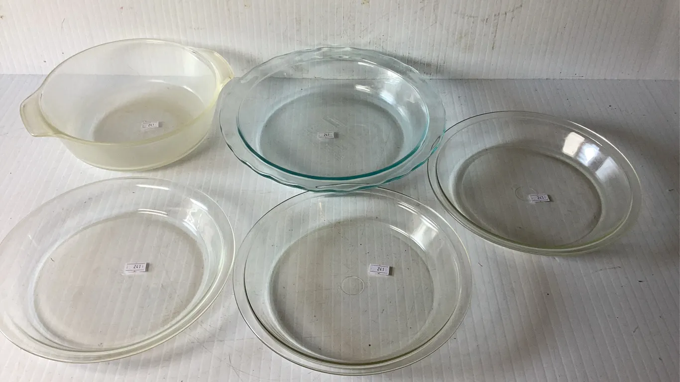 5 Round Pyrex Dishes