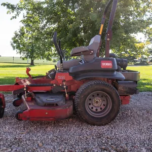 TORO 6000 SERIES ZERO TURN LAWN MOWER - 571 HOURS