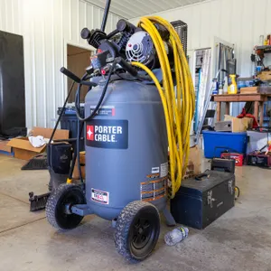 30 GALLON 115 PSI PORTER CABLE AIR COMPRESSOR