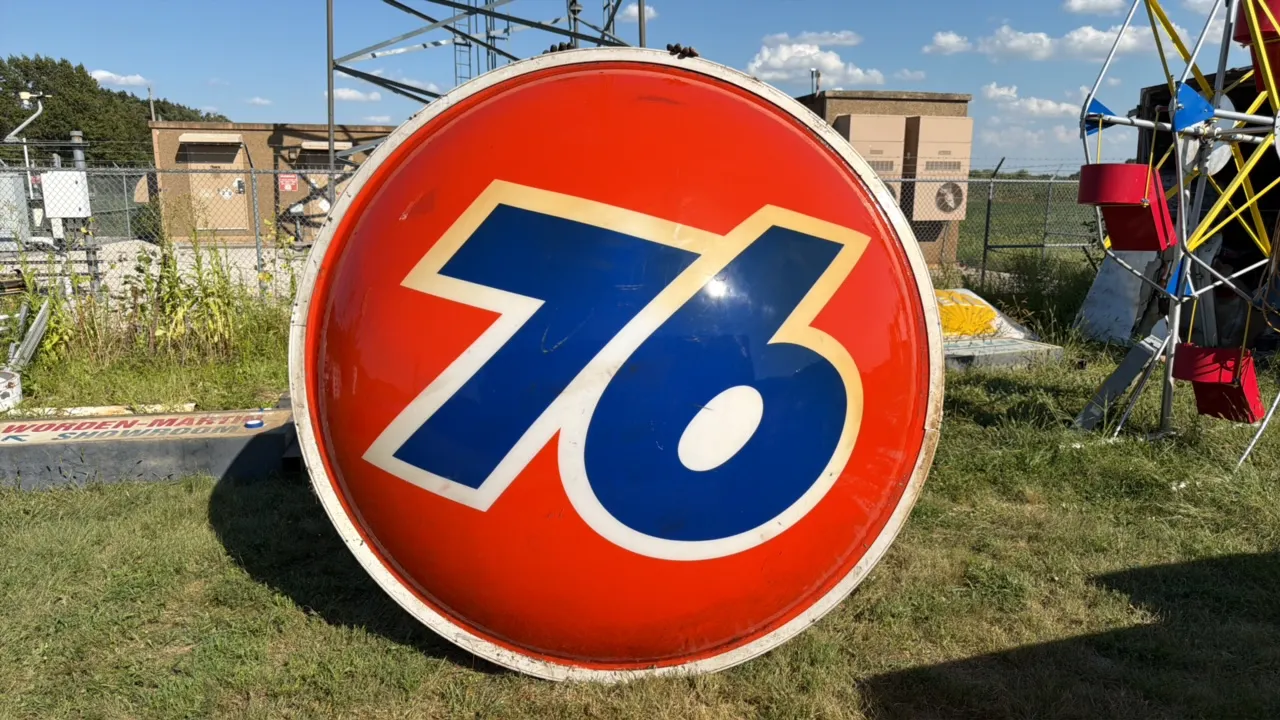 Union 76 Circular Gas Station Sign Face - 7 feet