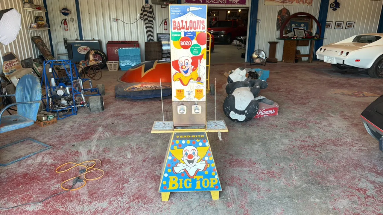 Vend-Rite Big Top Balloons Bozo the Clown Coin-Operated Vending Machine