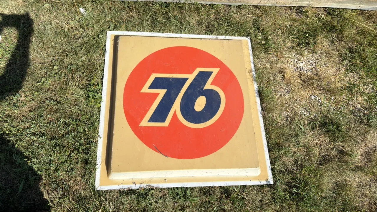 Union 76 Vintage Advertising Sign, 36-inch Square