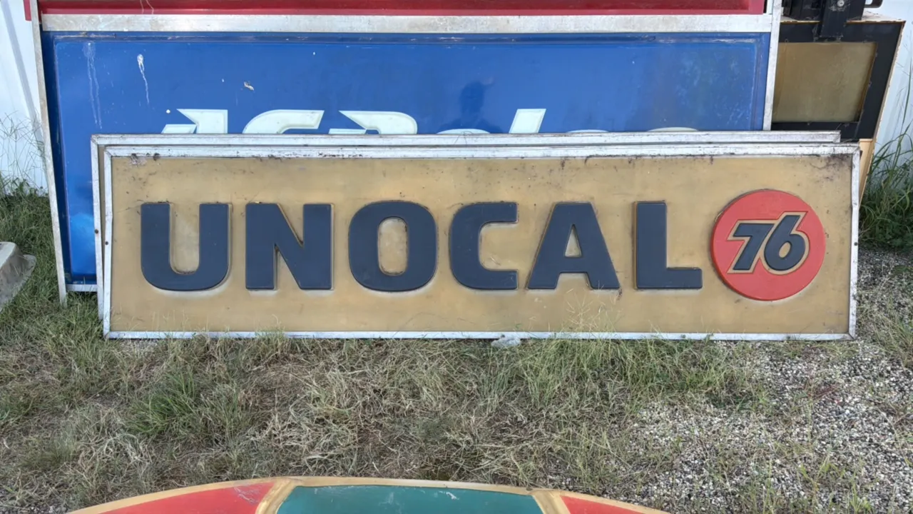 UNOCAL 76 advertising sign with raised letters