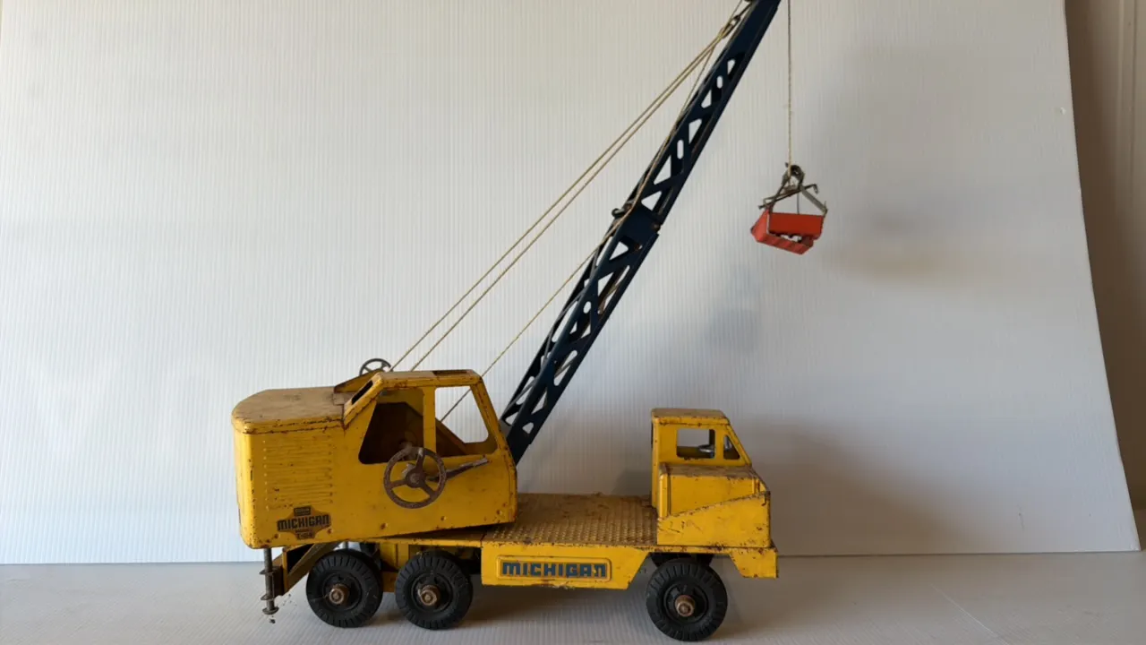 Clark Michigan Model T-24 Toy Crane Truck
