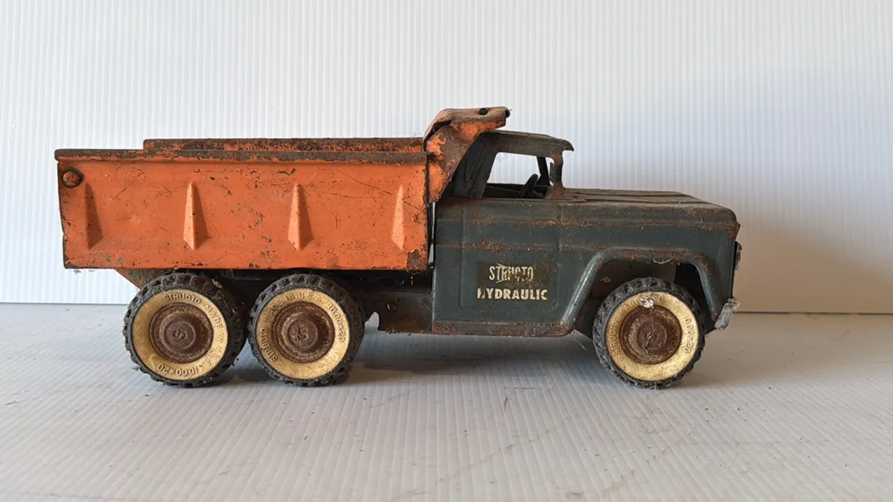 Structo Hydraulic Toy Dump Truck