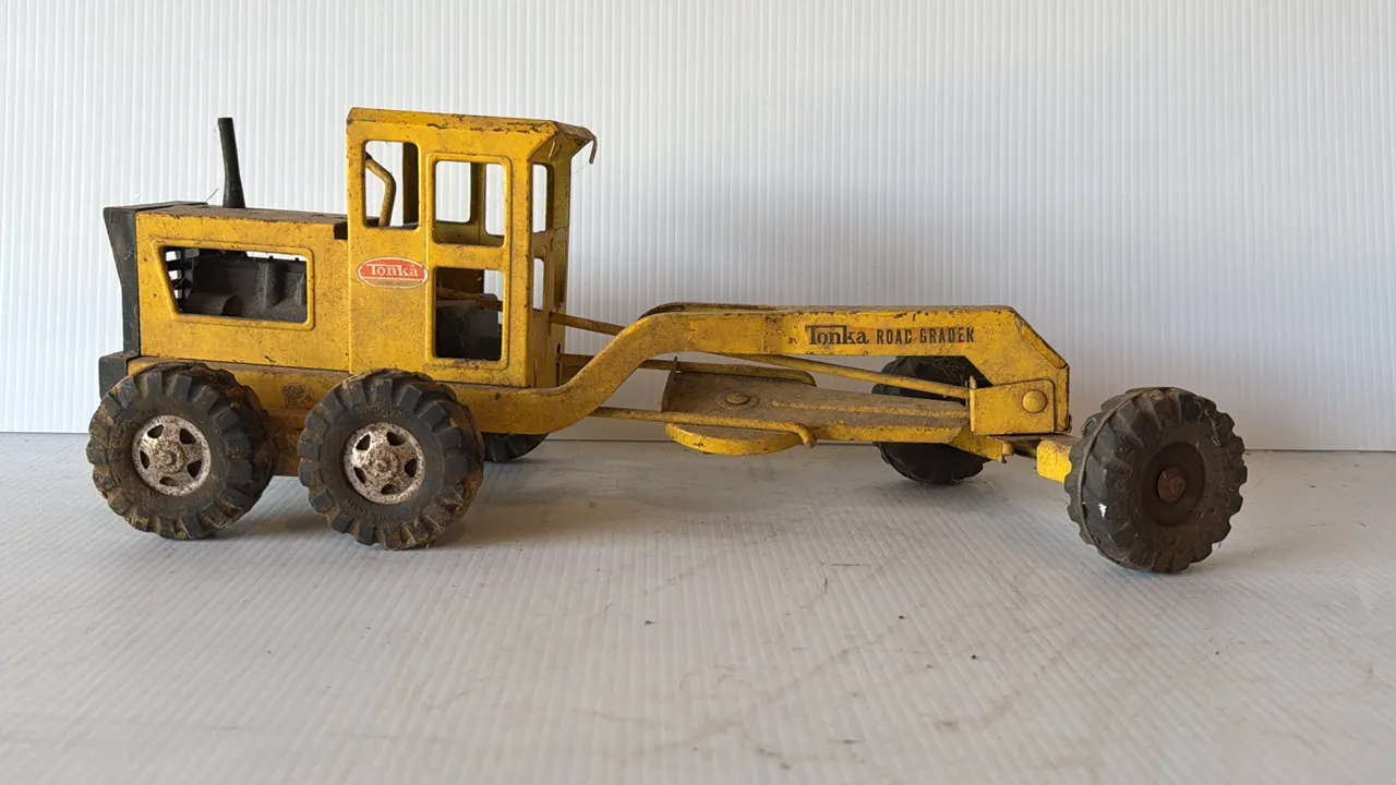Tonka Yellow Metal Road Grader Toy