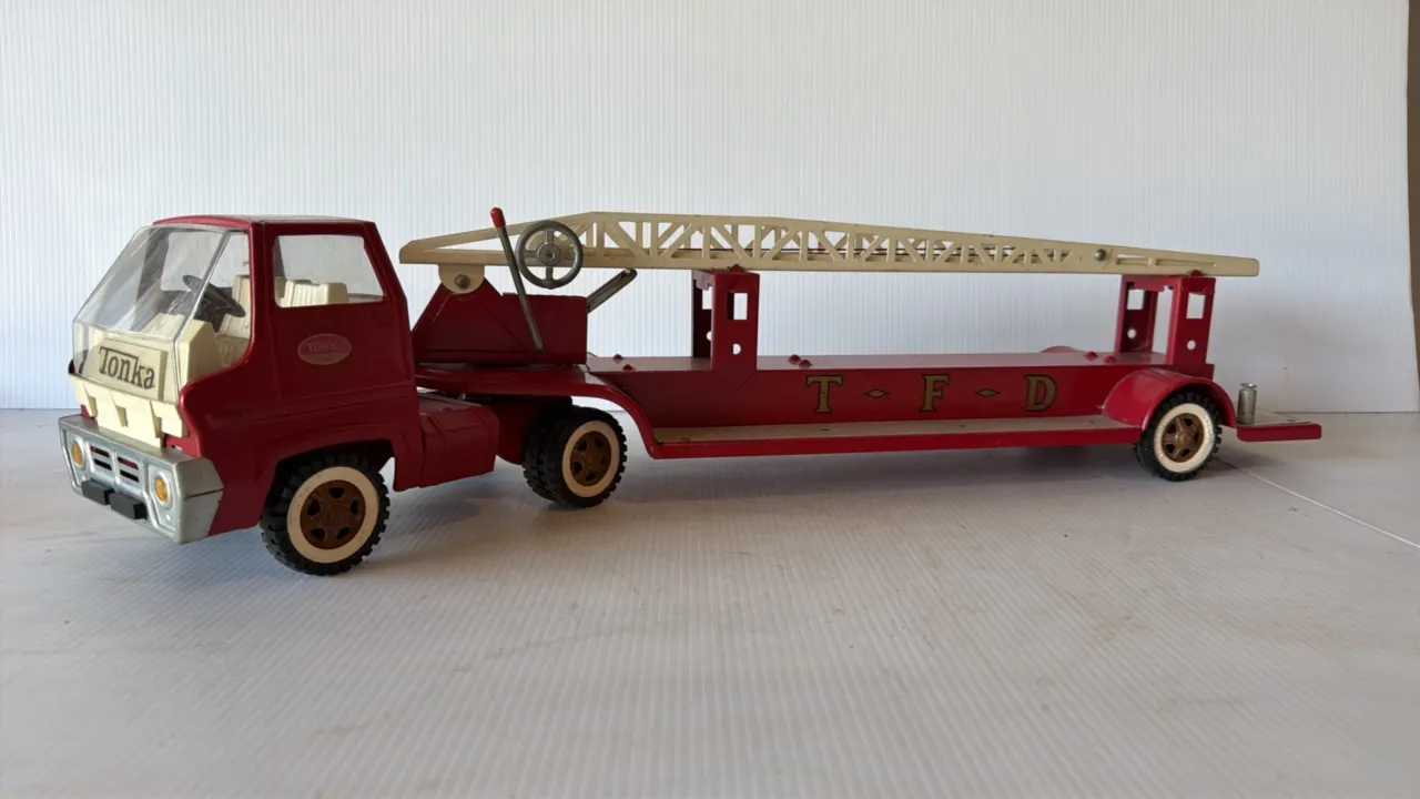 Tonka T.F.D. Pressed Steel Fire Truck with Extendable Ladder