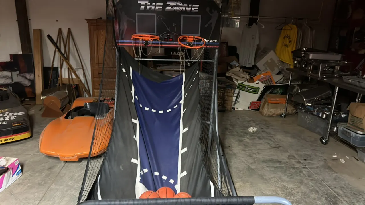 THE ZONE Double Hoop Basketball Arcade Game with 3 Mini Basketballs