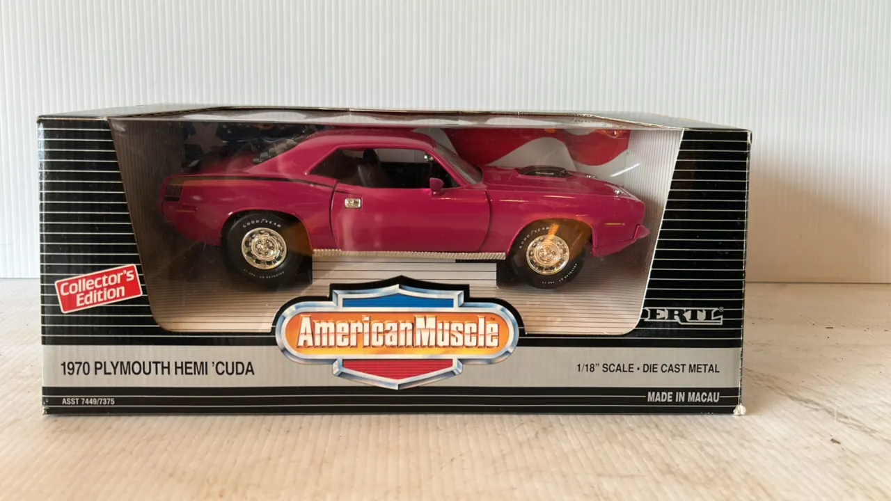 1970 Plymouth Hemi 'Cuda 1/18 Scale Die-Cast Model Car
