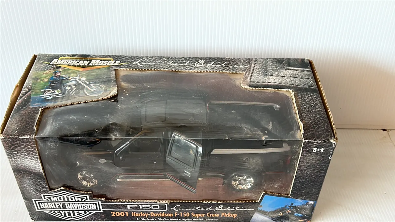 2001 Harley-Davidson F-150 Super Crew Pickup 1/18 Scale Die-Cast Model