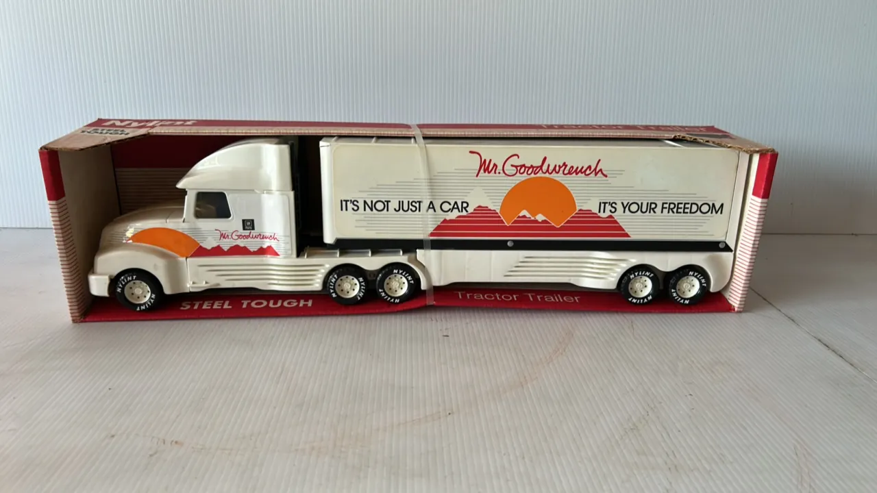 Nylint Steel Tough Mr. Goodwrench Tractor Trailer
