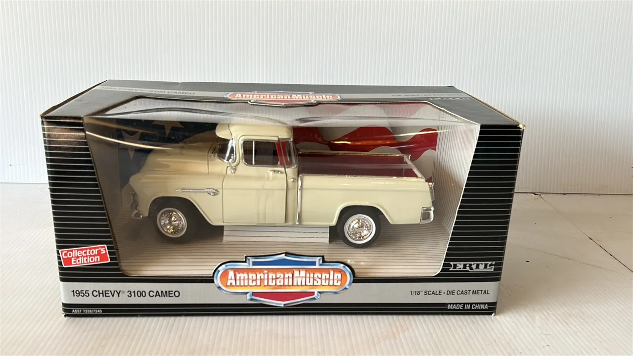 American Muscle Ertl 1955 Chevy 3100 Cameo 1/18 Scale Die-Cast Model Truck, Collector's Edition