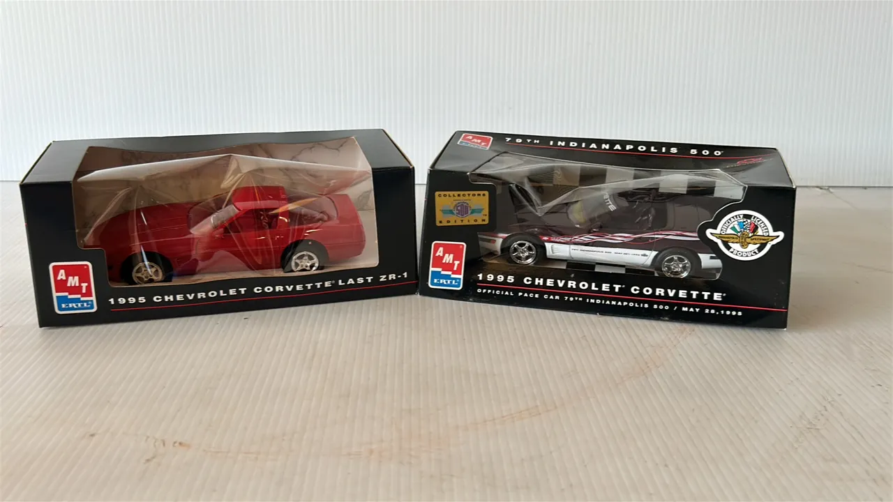 1995 Chevrolet Corvette Official Pace Car 79th Indianapolis 500 Die-Cast Model