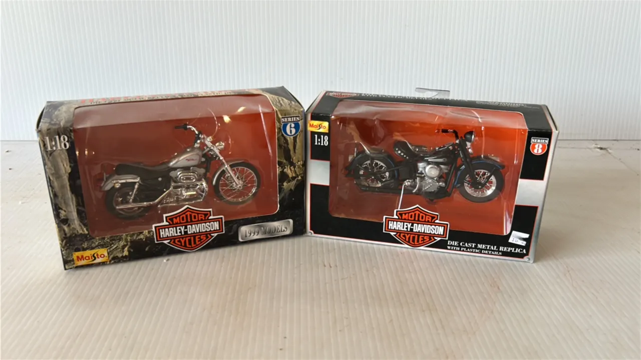 Maisto Harley-Davidson 1:18 Scale Die-Cast Model Motorcycles, 1999 Models Series 6 and Series 8
