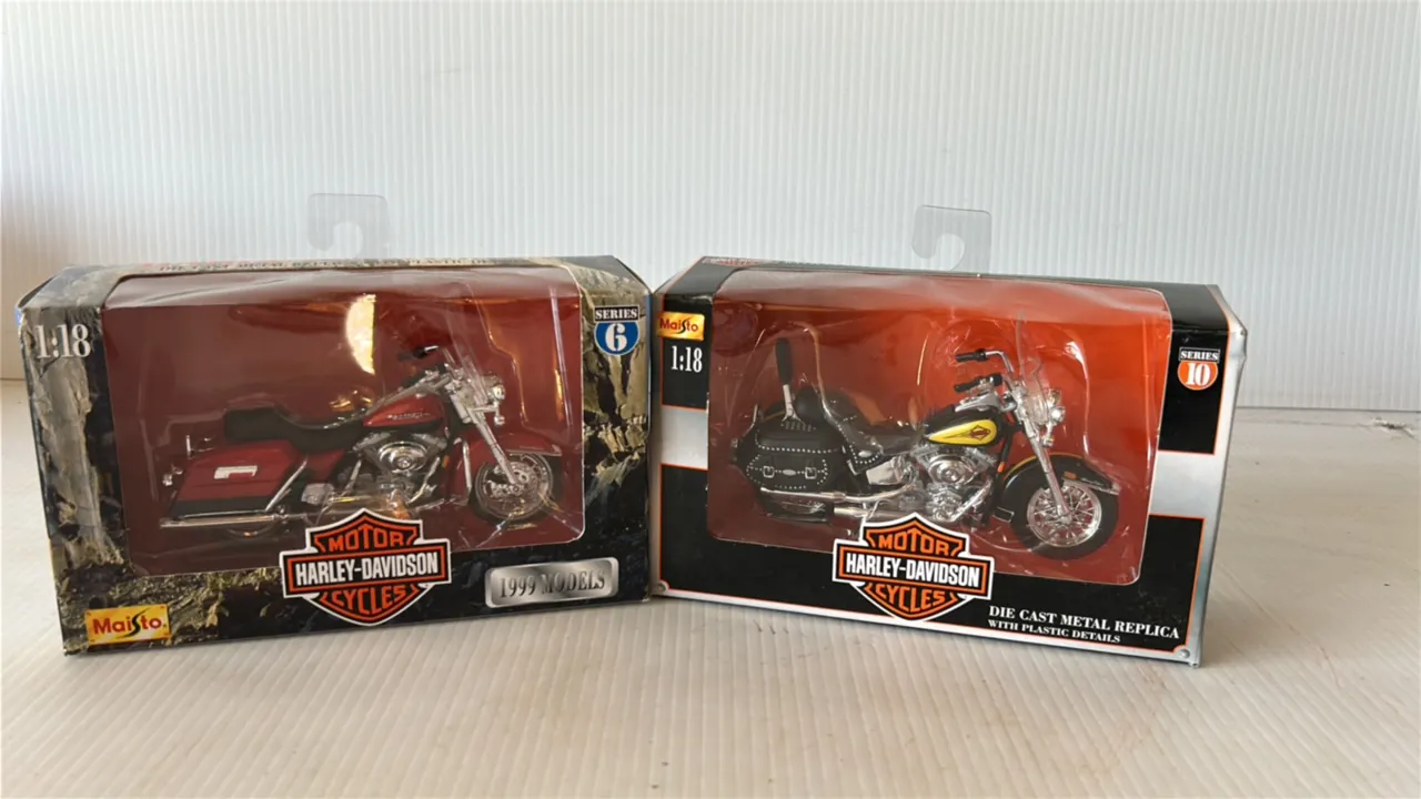 Maisto Harley-Davidson 1999 Models Series 6 1:18 Scale Die-Cast Motorcycle