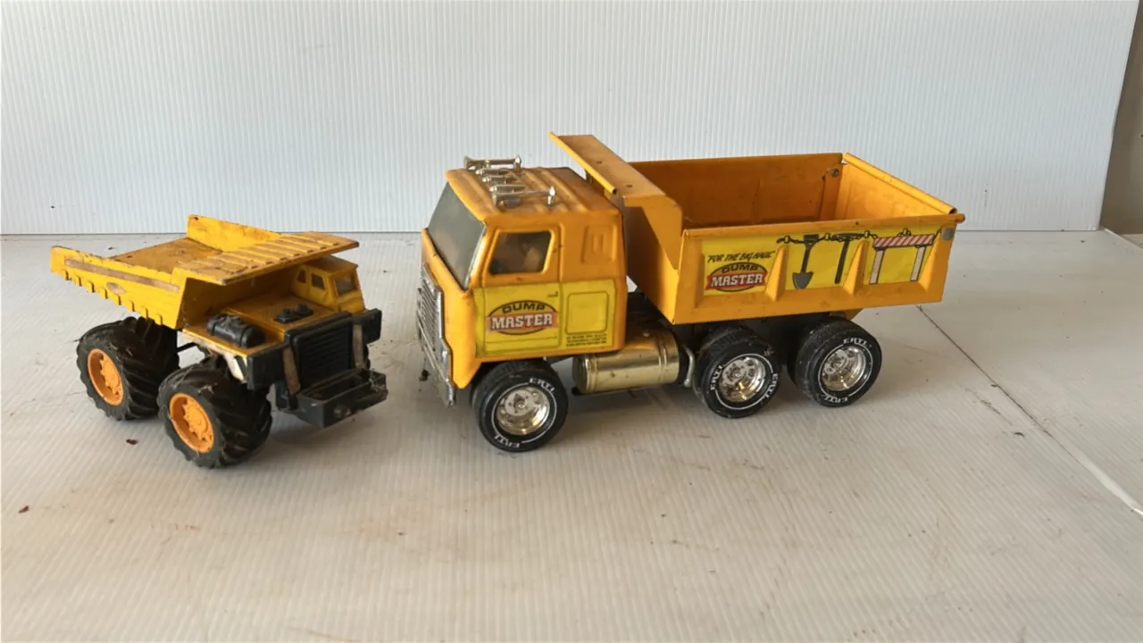 Yellow "DUMP MASTER" Semi-Truck Style Toy Dump Truck
