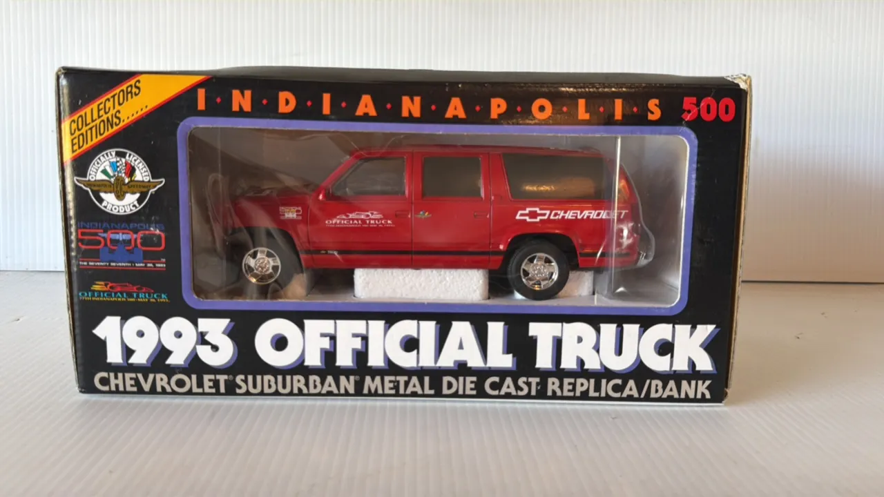 1993 Indianapolis 500 Official Truck Chevrolet Suburban Die-Cast Replica