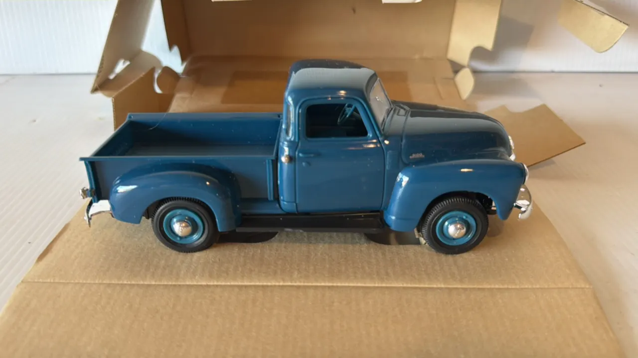 AMT ERTL 1950 Chevrolet Pickup Truck Die-Cast Model, Mariner Blue