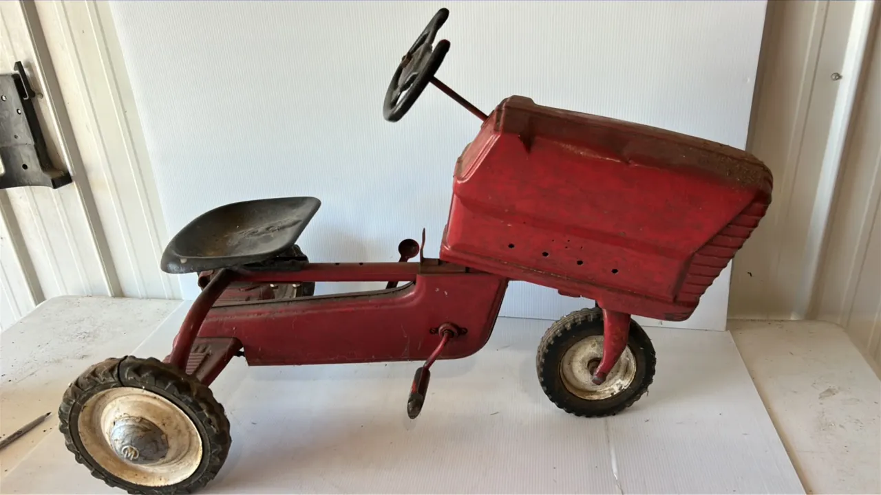 BMC Bicycle Pedal Tractor