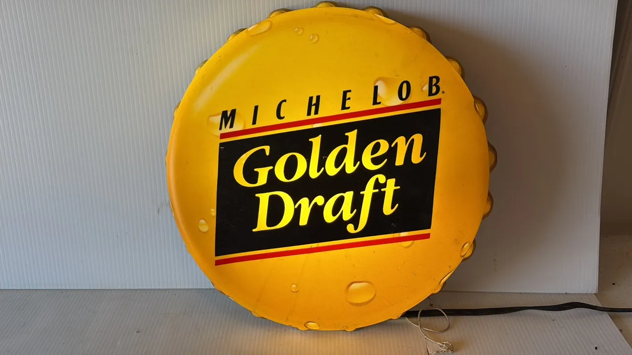 Michelob Golden Draft Bottle Cap Shaped Illuminated Sign