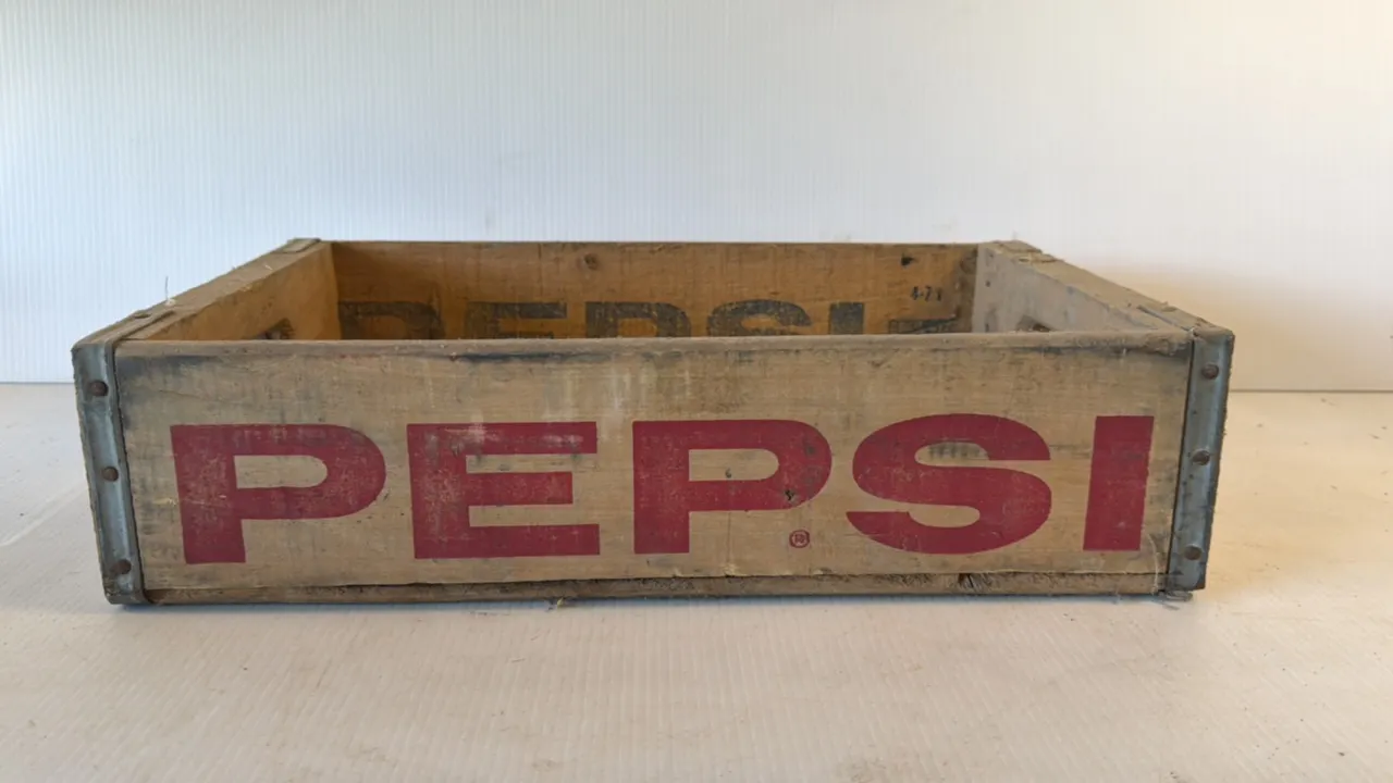 Vintage Pepsi Wooden Crate, Belleville, Illinois, 1971