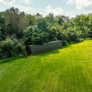 40 foot long shipping container