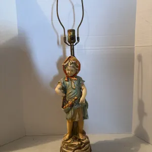 30� YOUNG GIRLS TABLE LAMP