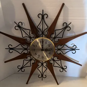 25� VINTAGE WOODEN METAL WALL CLOCK