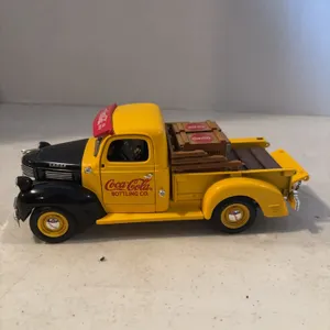 ERTL 1999 COKA COLA TOY TRUCK