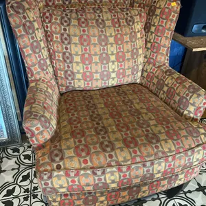 Vintage Style Upholstered Arm Chair with Pillow