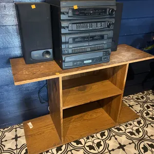 Wooden Shelf, GPX 3 Compact Disc Stereo Home Music System with (2) Speakers
