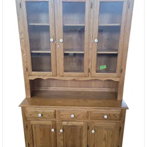 OAK HUTCH / BUFFET CABINET