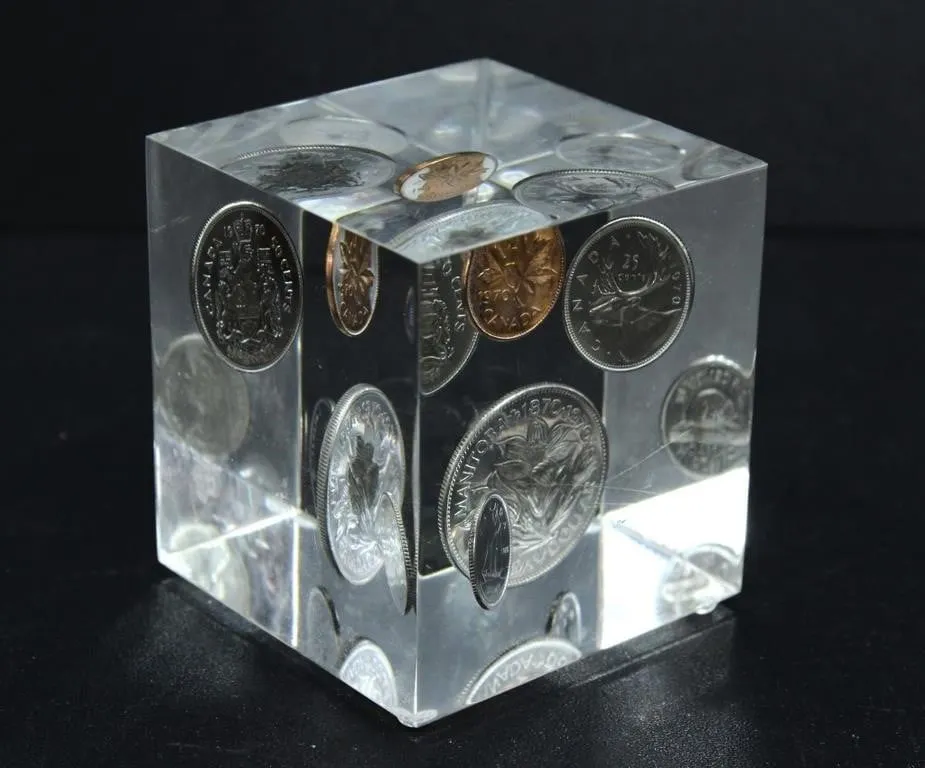 RESIN CANADIAN COIN PAPERWEIGHT CUBE