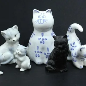 CERAMIC & COAL ENGLISH & FOLK ART CAT FIGURINES