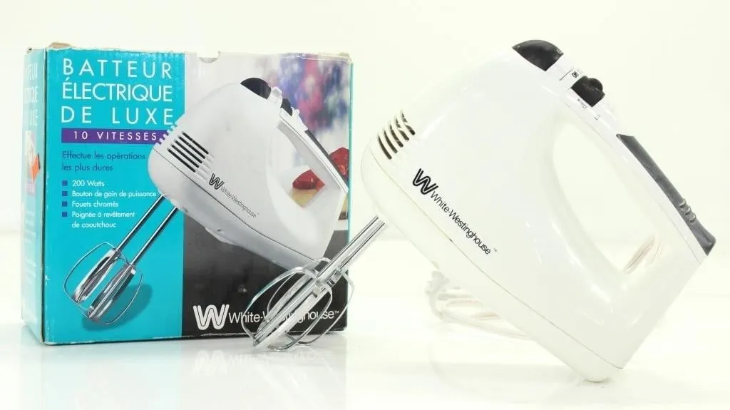 WHITE WESTINGHOUSE 10-SPEED ELECTRIC MIXER