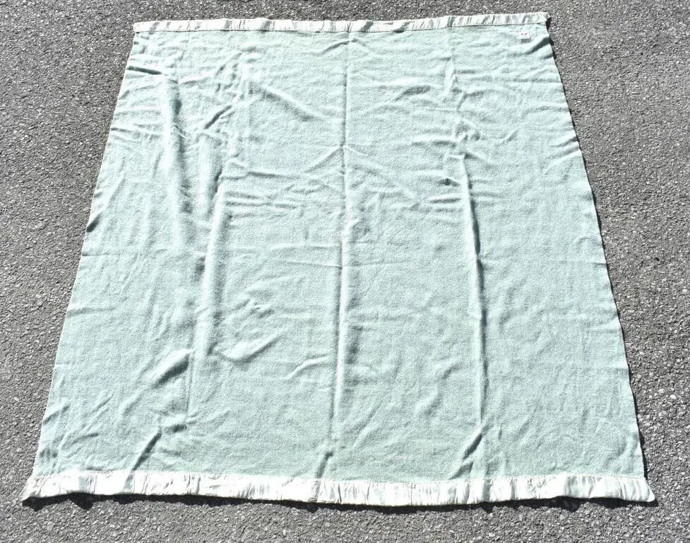 GREEN KENWOOD ALL VIRGIN WOOL BLANKET