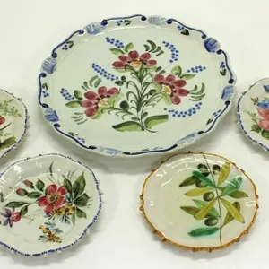 SET OF 5 DECORATIVE HAND PAINTED PLATES