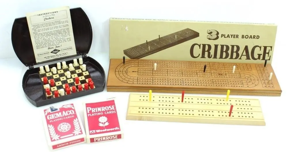 DECK OF CARDS, PORTABLE CHESS & CRIBBAGE